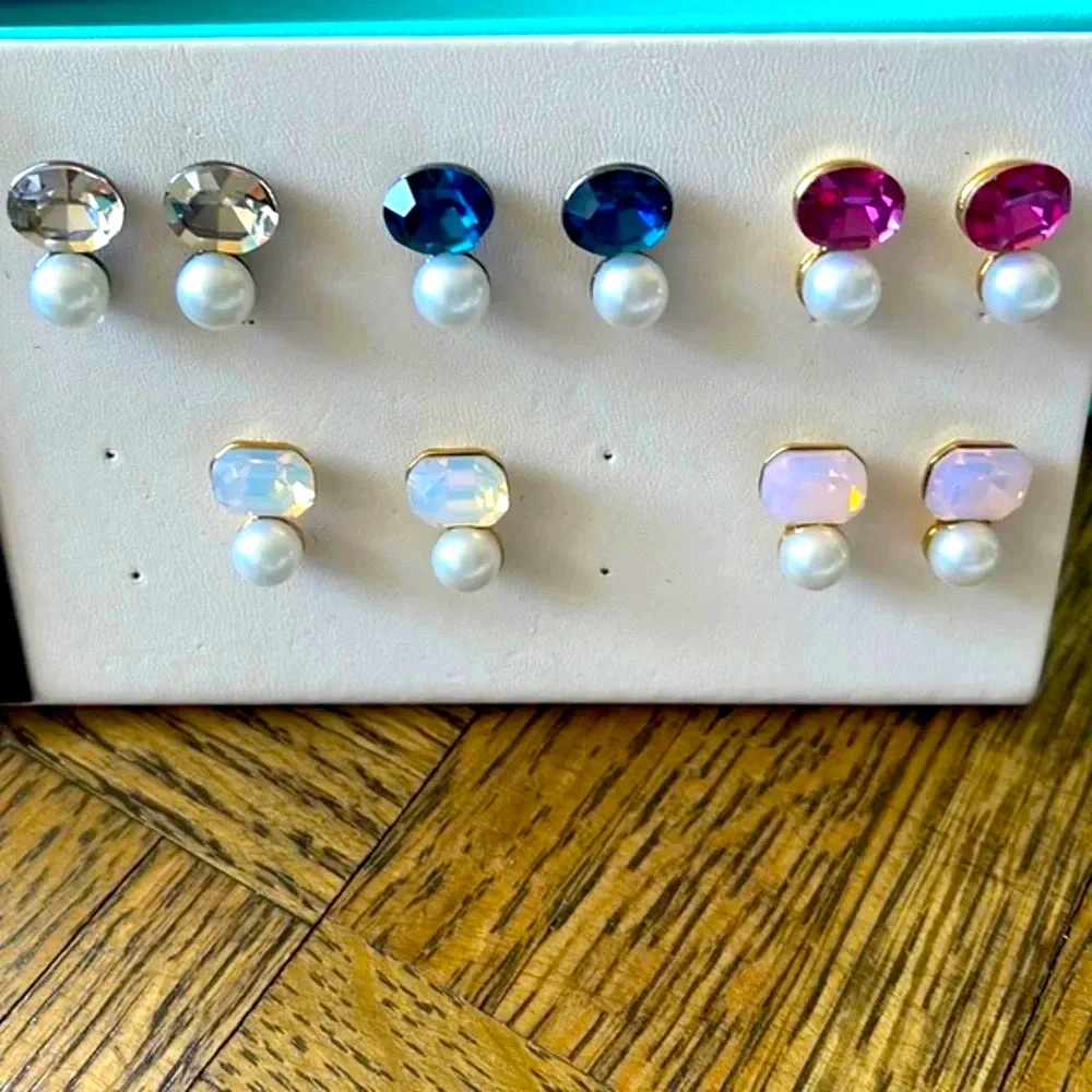Set of pearl crystal stud earrings - 5 pairs